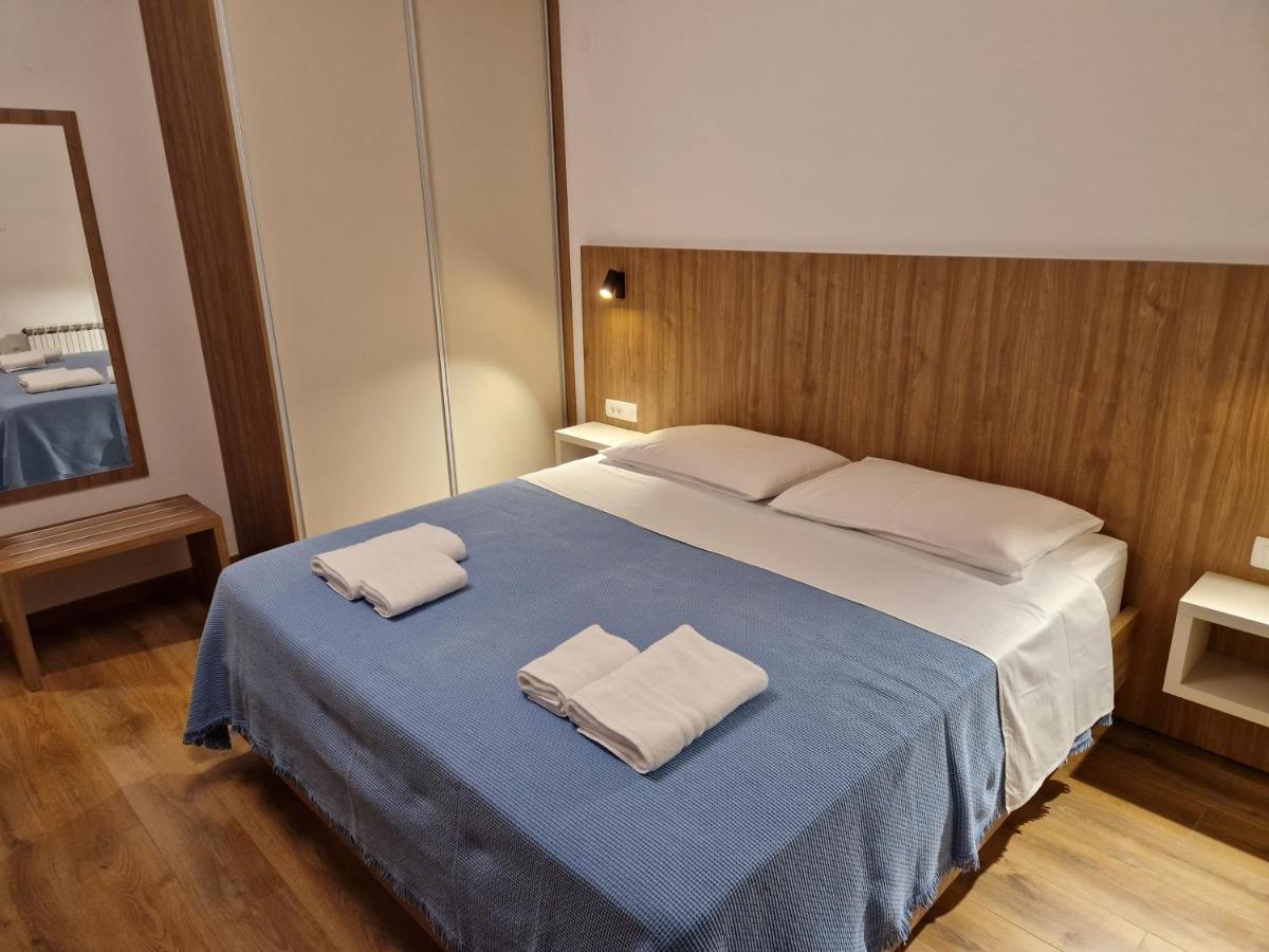 Apartments Cerovic Malinska Eksteriør bilde